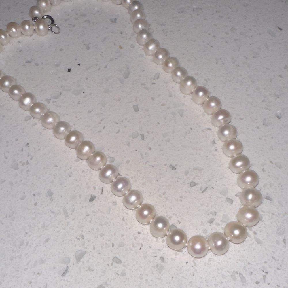 Elegant Pearl Necklace